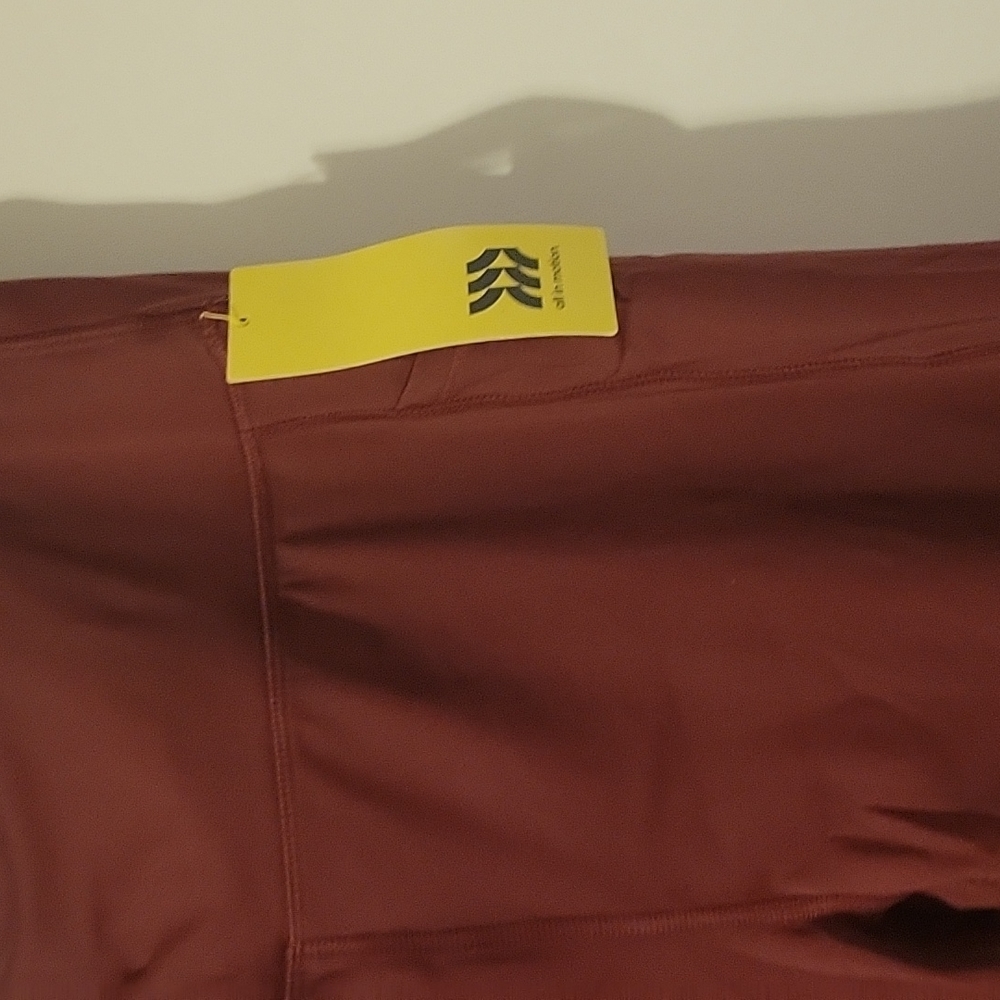 All IN MOTION Garnet Red High Rise Workout Pants Legging 1x Nwt - Picture 4 of 7